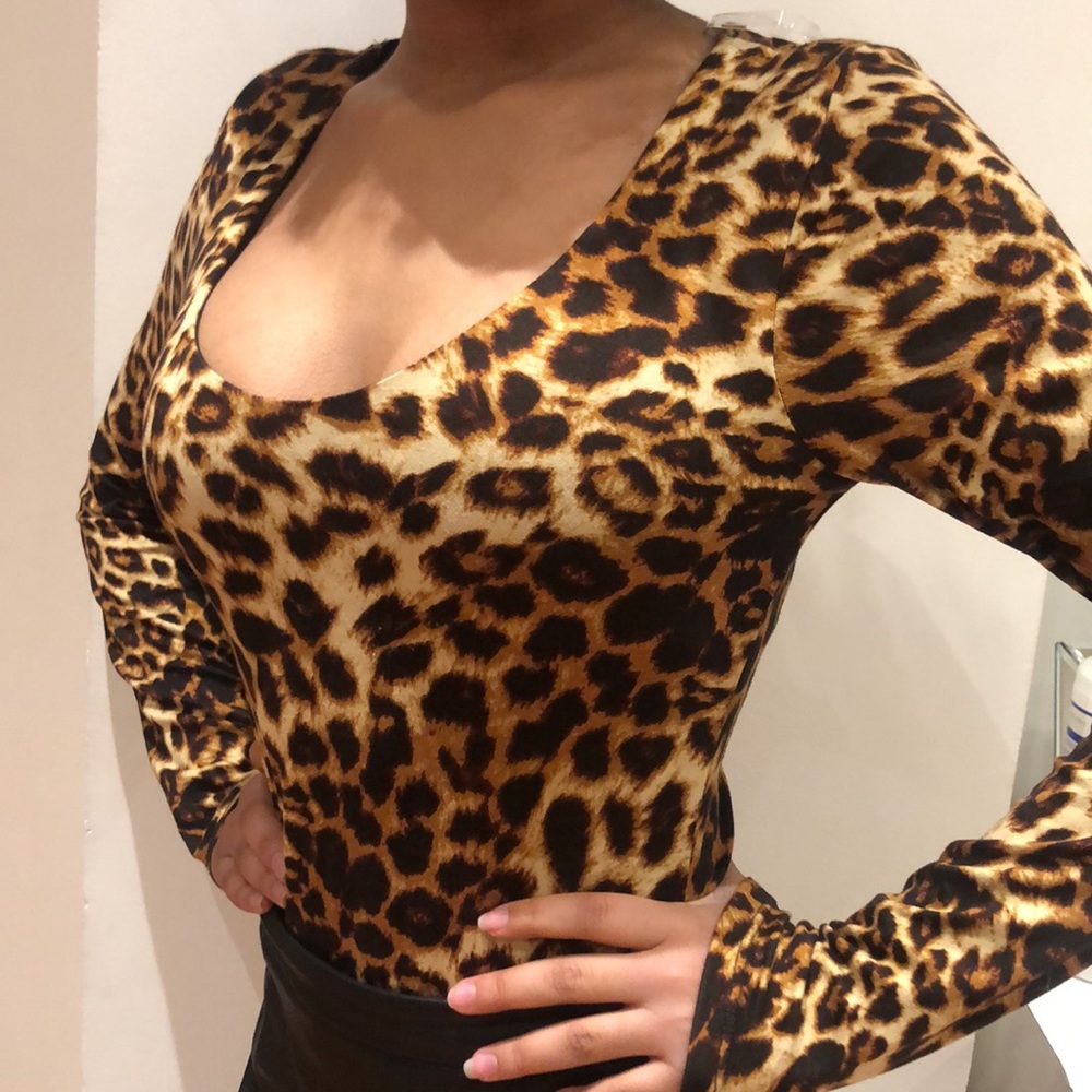 Leopard long sleeve size (s)🔥